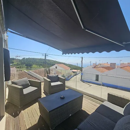 Sunflower Sea View With Magnificent Terrace In Serra Da Pescaria, - Portugal 度假居
